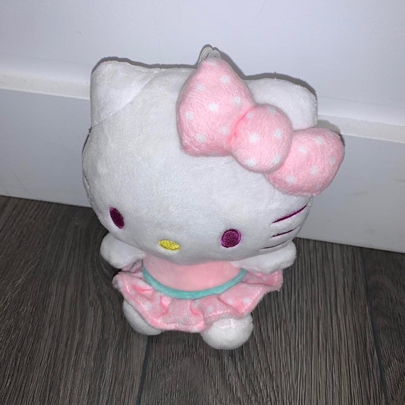 Hello Kitty Plush - Picture 5 of 7